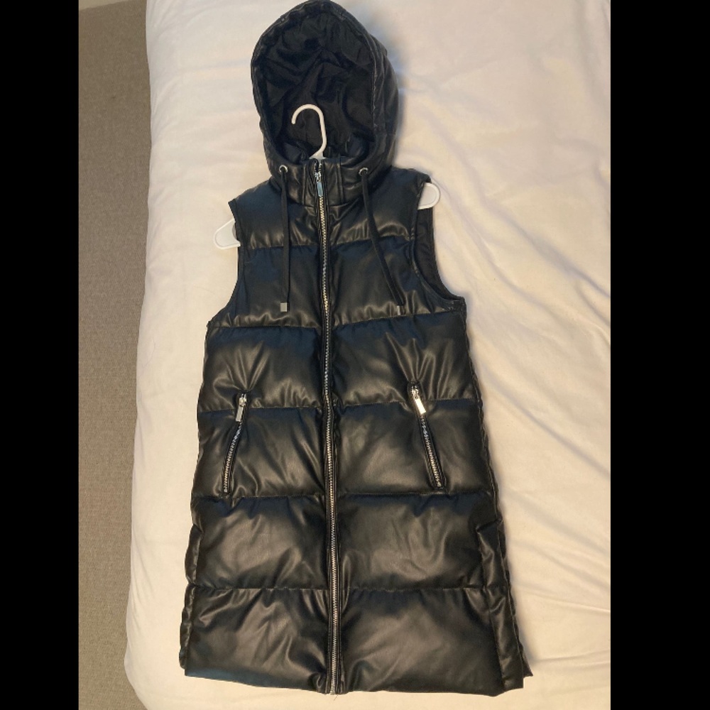 Zara vest, size: Xs, color: black.